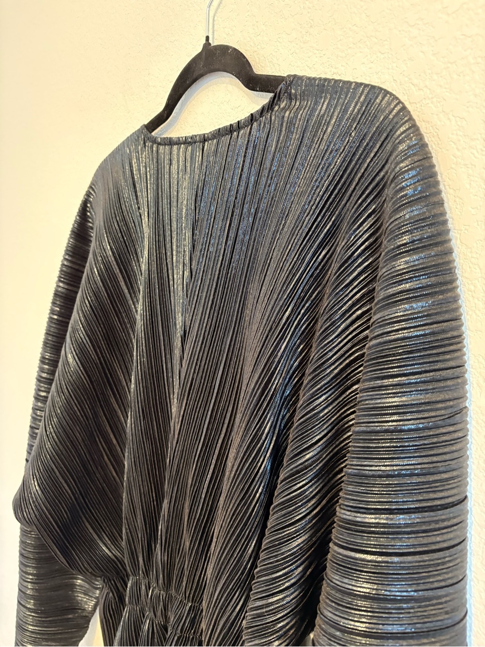Good American Metallic Plissé Peplum Top Black Silver Pleated Blouse Size 3/4 - Picture 14 of 15